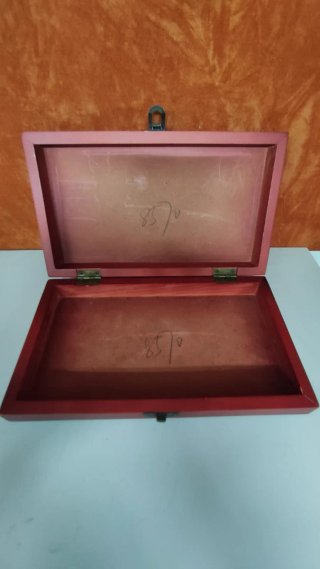 Caja de madera con cierre