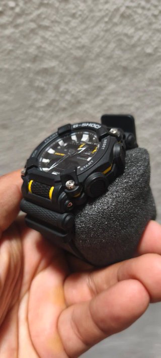 Casio G-Shock Negro y Amarillo