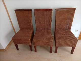 Mesa de madera para exterior con 3 sillas