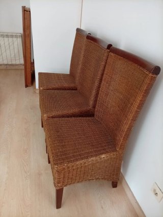 Mesa de madera para exterior con 3 sillas