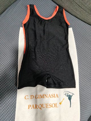 Ropa de gimnasia rosa y morada Parquesol