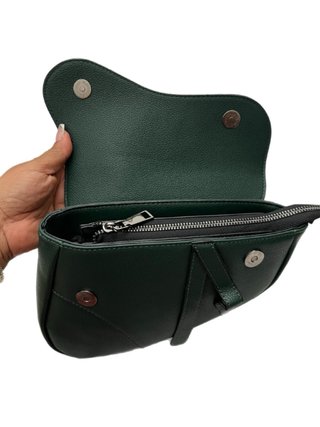 Bolso verde de piel