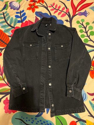 Cazadora vaquera H&M negra