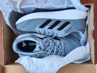 Adidas Response Runner