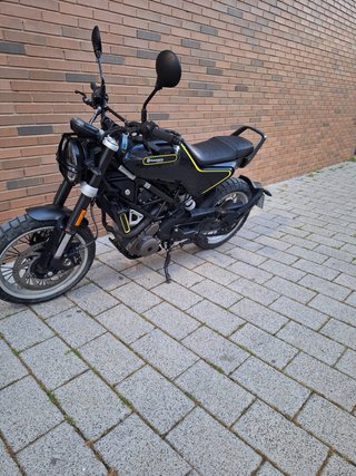 Husqvarna Svartpilen 401