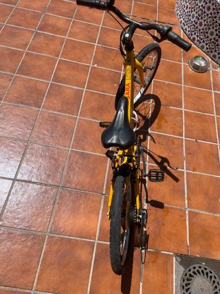 Bicicleta infantil amarilla Riverside marchas
