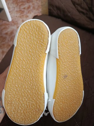 Zapatillas blancas Álvaro Moreno