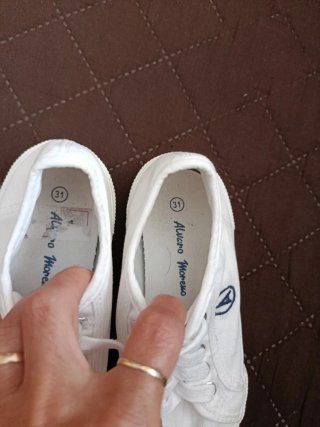 Zapatillas blancas Álvaro Moreno