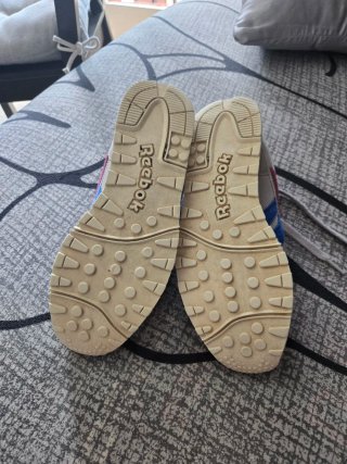 Zapatillas Reebok grises y rosas