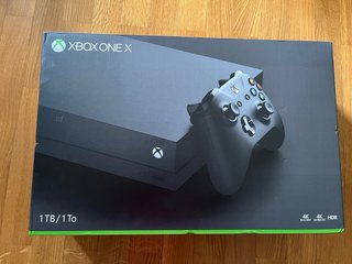 Xbox One X Negra + Mando Azul