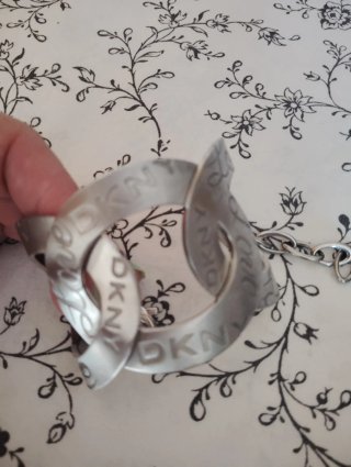 Pulsera DKNY plateada ajustable