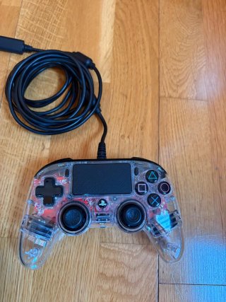 PS4 Slim 500GB + Mando Nacon