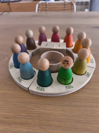 Calendario Montessori Madera Figuras Meses