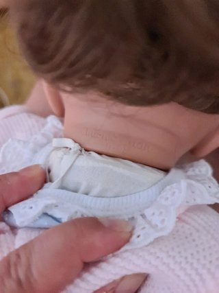 Muñeca bebé realista