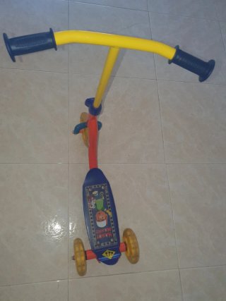Patinete infantil 3 ruedas Handy Manny