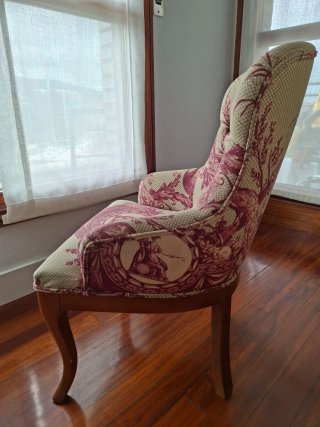 Butaca vintage tapizada estilo francés