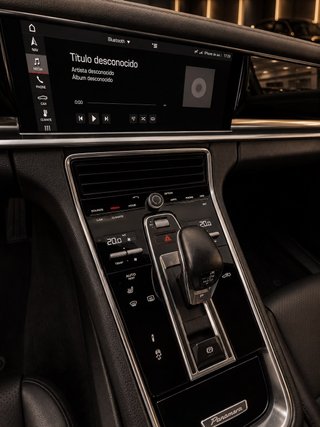 Porsche Panamera 4 Sport Turismo 10 Years Edition
