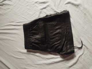 Pantalón corto cuero S