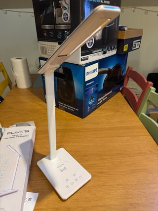 Lámpara Escritorio LED Flux's Carga Inalámbrica