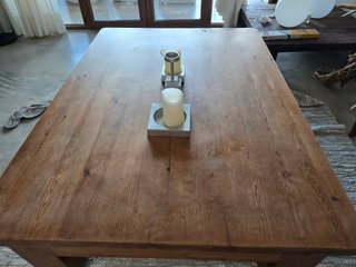 Mesa de madera maciza preciosa