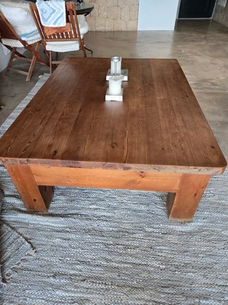 Mesa de madera maciza preciosa