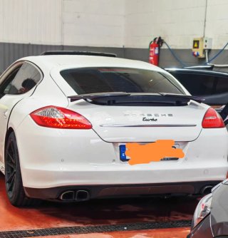 porche Panamera  4.8 turbo  2010
