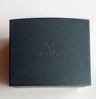 Reloj Viceroy Dorado y Beis la esfera es de NACAL