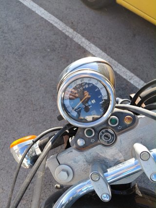 Suzuki GZ250 Cruiser Negra