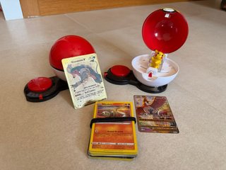 Lote Juguetes Pokémon: Figuras y Cartas