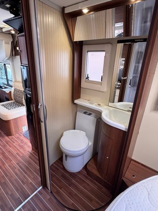 Autocaravana Mclouis Nevis 876G