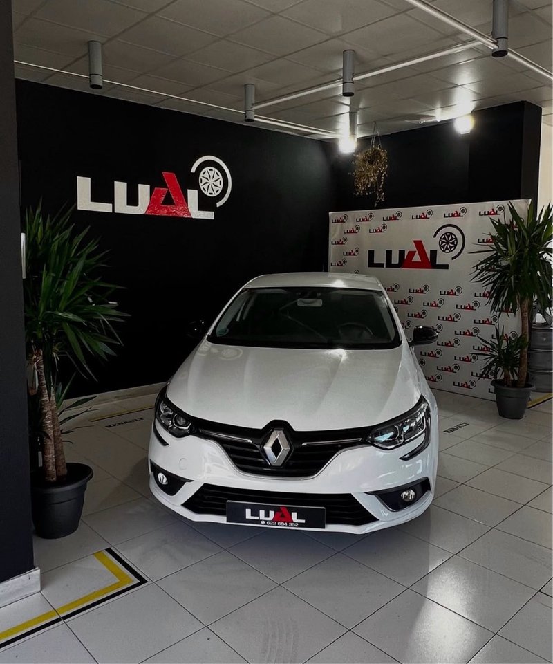 Renault Megane 2018 - foto 1