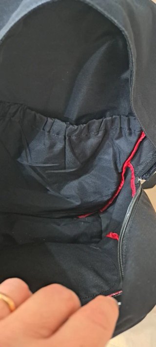 Zaino Invicta nero con labbra e occhiali