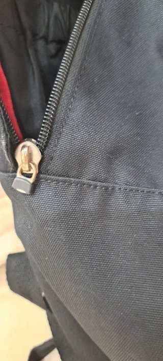 Zaino Invicta nero con labbra e occhiali