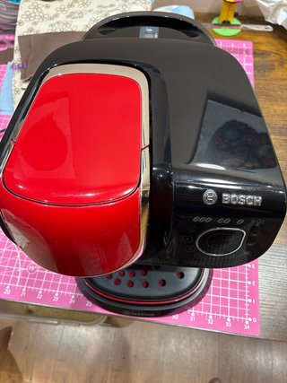 Cafetera Bosch Tassimo Roja y Negra
