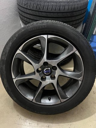 Llantas Volvo R17 Pirelli 225/50 R17
