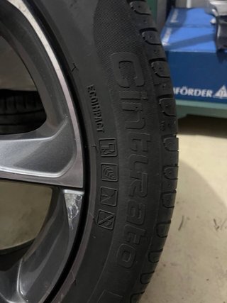 Llantas Volvo R17 Pirelli 225/50 R17