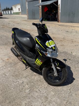 Yamaha Jog RR Negra y Amarilla