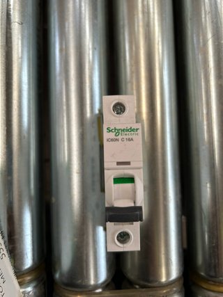 Magnetotérmico Schneider Acti9 iC60N 1P C16