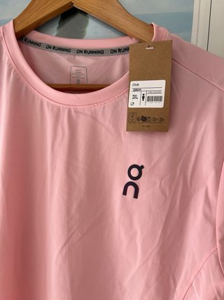 Camiseta técnica On Running rosa