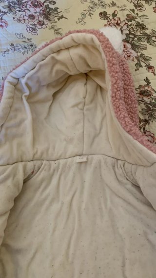 Cazadora niña rosa con orejas