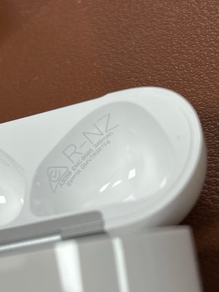 Apple AirPods 4 Auriculares Inalámbricos #R9RTF6