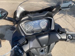 Honda Forza 125 Maxi Scooter Negra