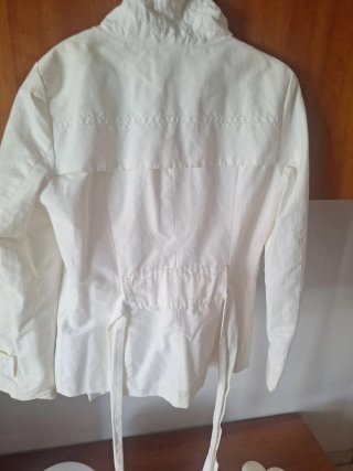 Gabardina corta Zara Basic blanca mujer
