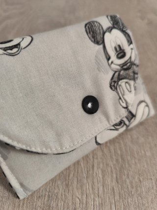 Monedero tarjetero Mickey Mouse,hecho a mano.