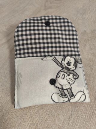 Monedero tarjetero Mickey Mouse,hecho a mano.
