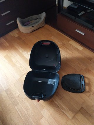 Baúl Moto Givi Universal Negro/Rojo