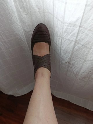 Zapatos Adolfo Domínguez tacón marrón y verde