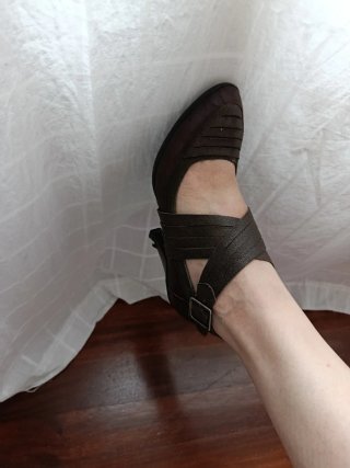 Zapatos Adolfo Domínguez tacón marrón y verde
