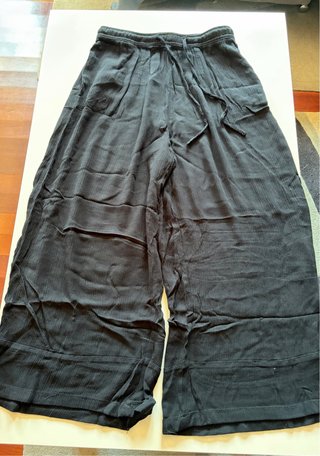 Pantalón negro ancho