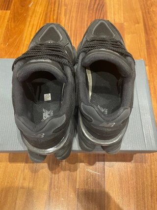 New Balance 9060 Triple Black